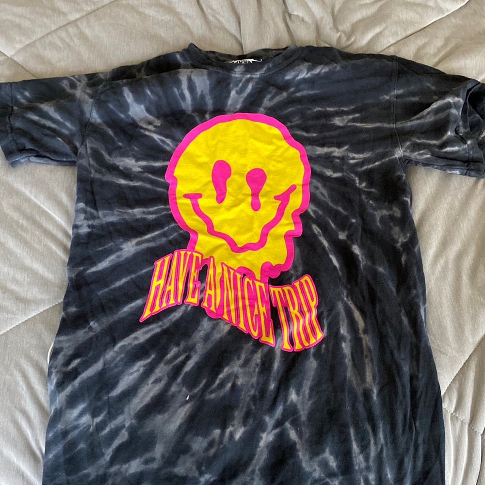 black and grey Have a Nice trip tee shirt no hole or stains women’s size medium